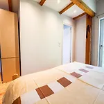 Wood & Light Loft - Private Parking Apartman