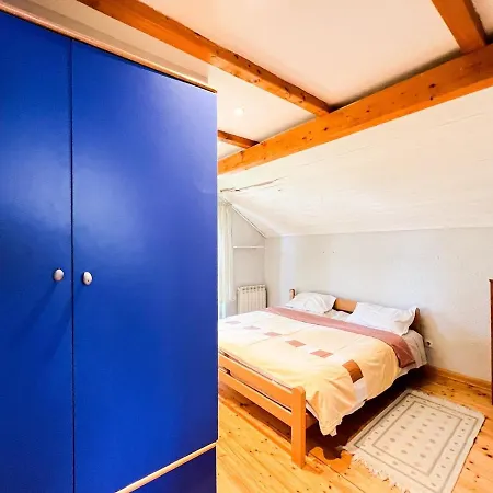 Wood & Light Loft - Private Parking דירה