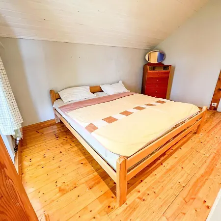 Wood & Light Loft - Private Parking דירה סראייבו