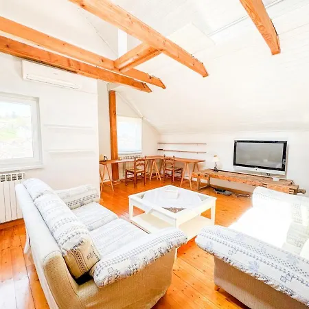 Wood & Light Loft *