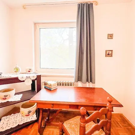 דירה Wood & Light Loft - Private Parking סראייבו