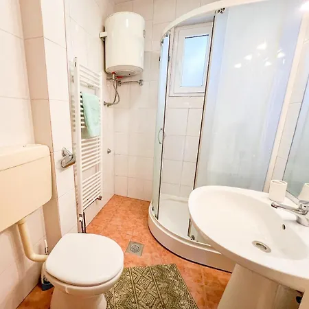 Wood & Light Loft - Private Parking *