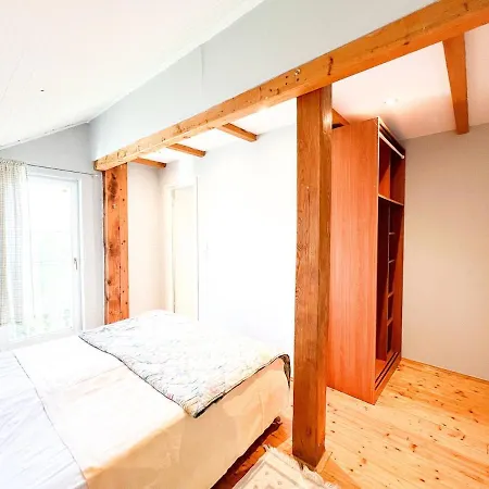 Wood & Light Loft - Private Parking شقة *