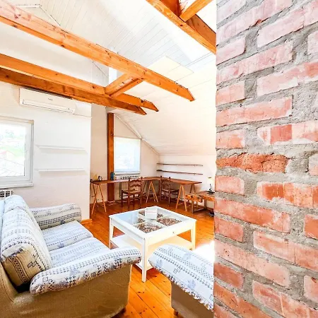 Wood & Light Loft - Private Parking סראייבו
