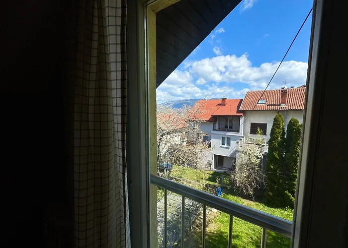 Wood & Light Loft - Private Parking * Sarajevo