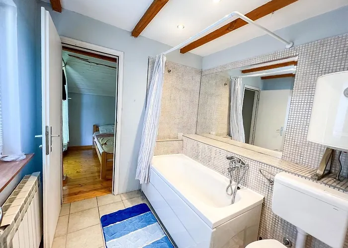 Apartment Wood & Light Loft - Private Parking *