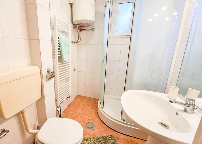 Wood & Light Loft - Private Parking *