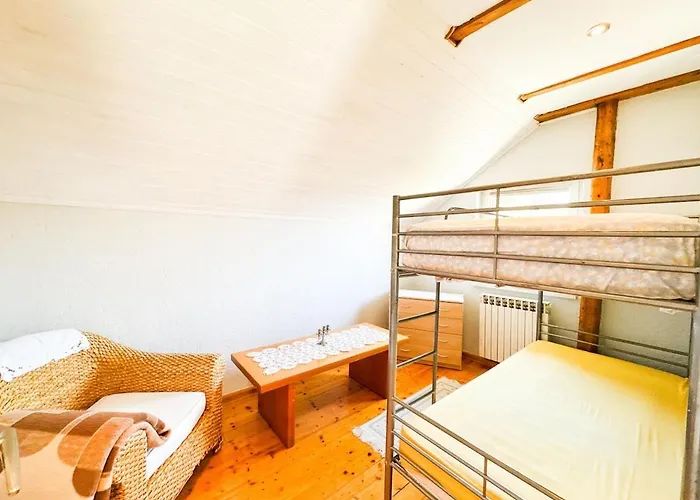 Wood & Light Loft - Private Parking