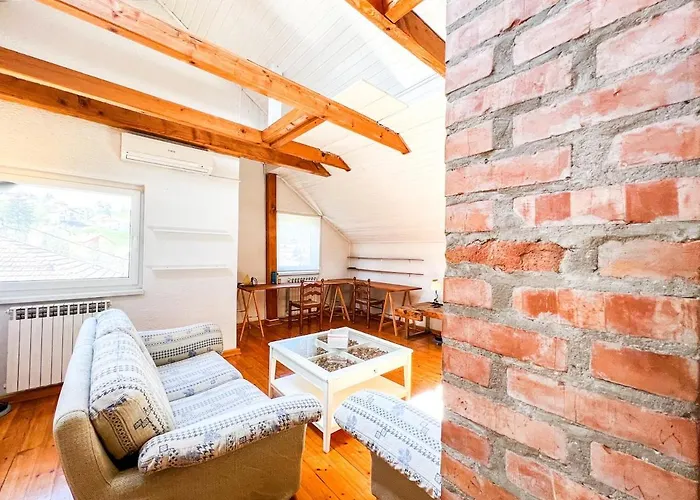 Wood & Light Loft - Private Parking Sarajevo