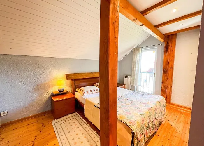 Wood & Light Loft - Private Parking